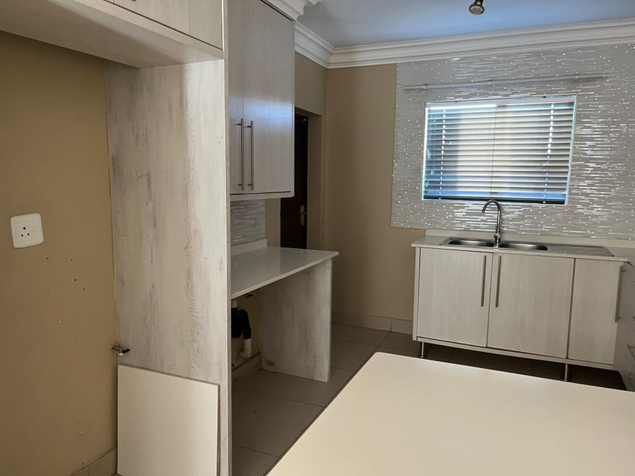 To Let 3 Bedroom Property for Rent in Heuwelsig Free State